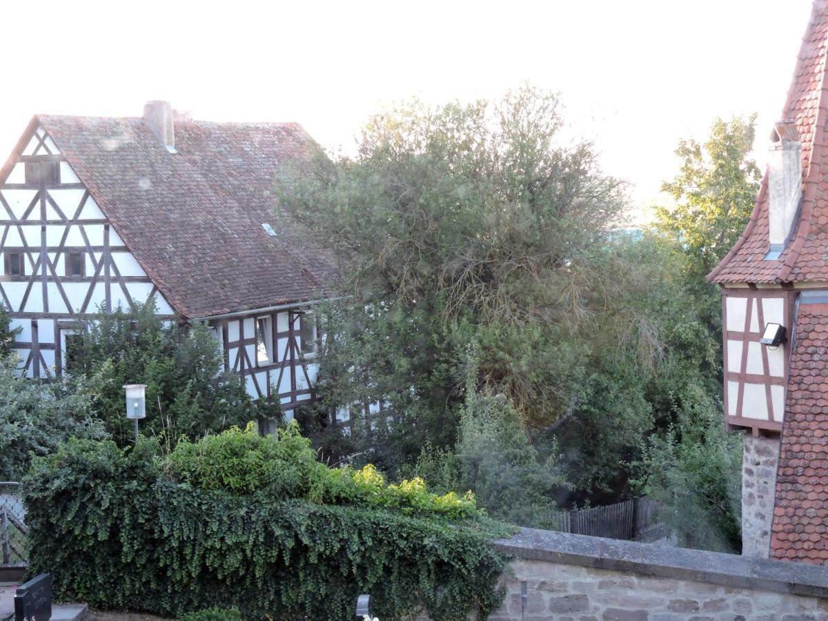 Turmstueble Im Torhaus Von 1545 Apartment Burgbernheim ภายนอก รูปภาพ
